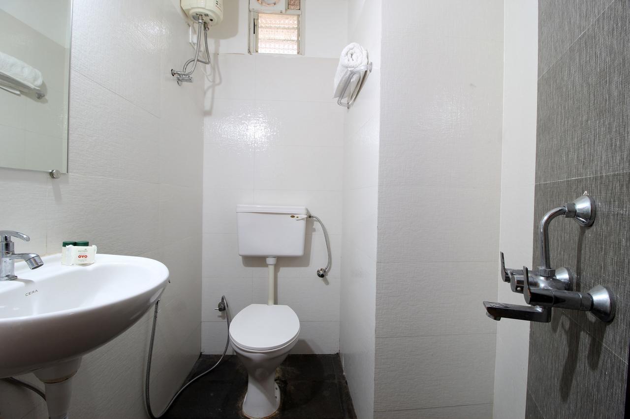 Oyo 10385 Hotel Nirmala Vilas Candolim Eksteriør billede